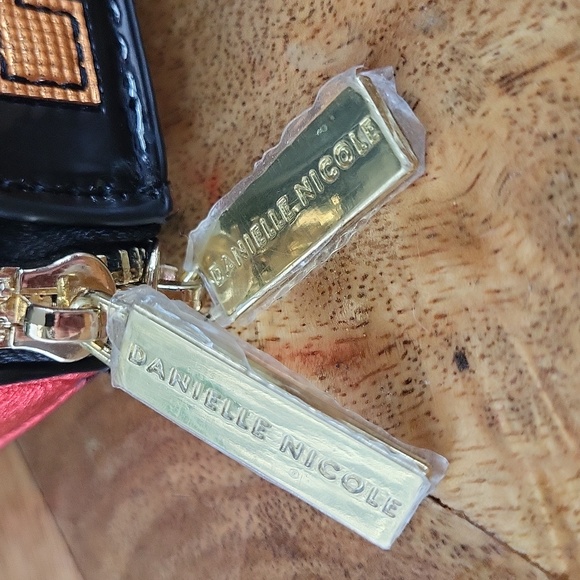 Danielle Nicole x Super Mario Cube Wristlet - Picture 6 of 11